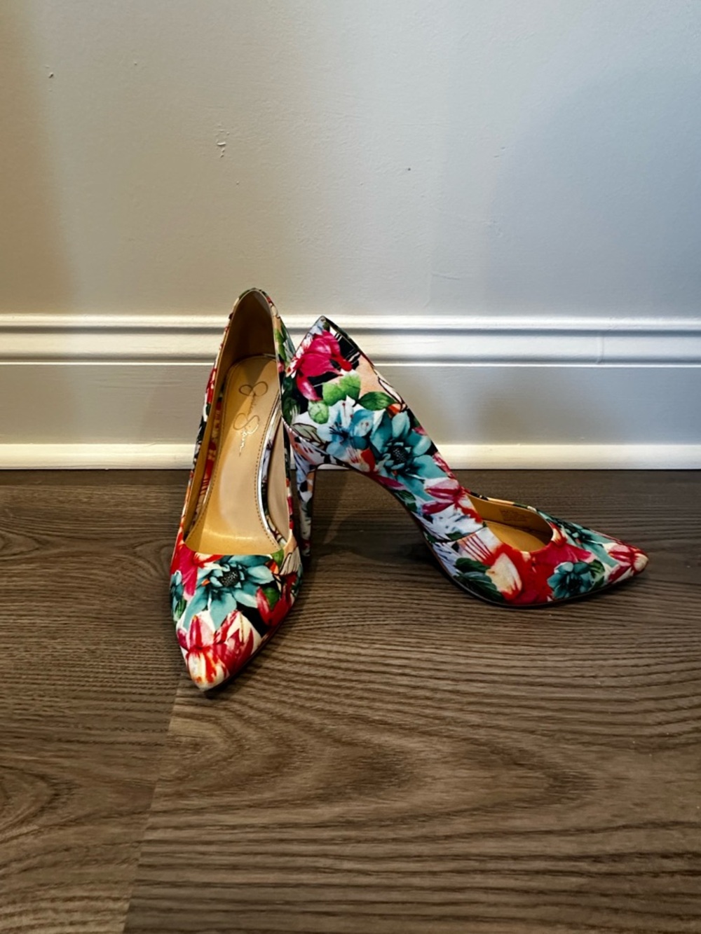 Jessica Simpson Floral Pointed-Toe Stiletto Pumps in Red, Teal, Green, White - Picture 4 of 4